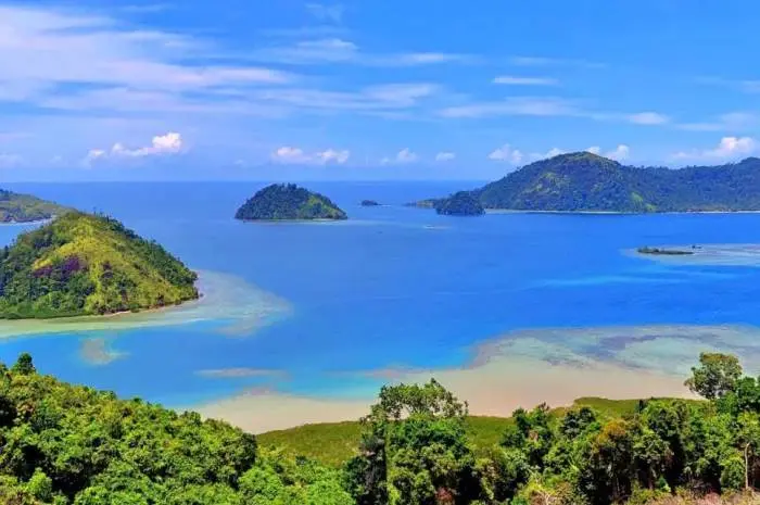 Puncak Mandeh, Destinasi Wisata di Pesisir Selatan yang Pesonanaya Mirip Raja Ampat