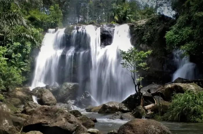 10 Tempat Wisata Terpopuler di Bengkulu yang Wajib Anda Kunjungi