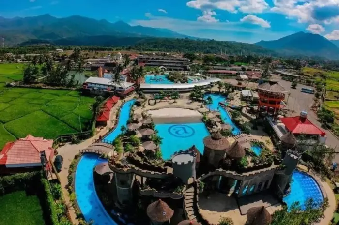 Nikmati Keseruan Ampera Waterpark