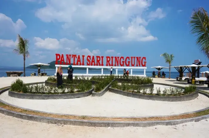 Pesona Pantai Sari Ringgung